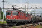 Doppeltraktion, mit den Loks 11264 und 11183, durchfahren den Bahnhof Pratteln. Die Aufnahme stammt vom 07.06.2016.