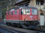 Die Re 4/4 II 1179 wartet am 24.10.2006 in Brig auf weitere Aufgaben.