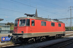 Re 4/4 II 11179 wartet beim Bahnhof Kaiseraugst auf ihren Abbruch.