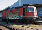 SBB: Noch am 22. Oktober 2016 wartete die Re 4/4 II 11179 in Kaiseraugst auf die baldige Verschrottung.
Foto: Walter Ruetsch