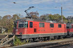 Re 4/4 II 420 280-0 (11280) ist beim Güterbahnhof Muttenz abgestellt. Die Aufnahme stammt vom 13.11.2016.