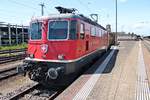 Am Nachmittag des 08.07.2015 stand SBB Cargo AG Re 4/4 11328 auf dem südlichen Stumpfgleis von Bahnsteig 2/3 in Basel Bad Bf, um dort den seit mehreren Tagen dort abgestellten