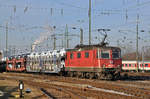 Re 420 267-7 (11267) durchfährt den Badischen Bahnhof.