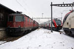 SBB: Zwei neue Bombardier  Twindexx  und vier abgestellte, überzählige Re 4/4 II gaben sich am 24. Januar 2017 in Solothurn HB ein Stelldichein.
Foto: Walter Ruetsch