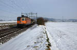 SBB: Güterzug mit der Re 420 320-4 bei Bettenhausen am 28. Januar 2017.
Foto: Walter Ruetsch 