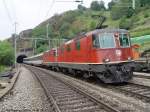 SBB Re 4/4 II 11257 und noch eine Re 4/4 II mit dem IC 331 Basel SBB - Milano Centrale am 30.08.03 bei Ausserberg