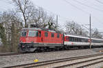 Re 4/4 II 11164 fährt Richtung Bahnhof Kaiseraugst.