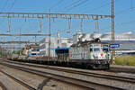 Werbe Lok Re 420 257-8 durchfährt den Bahnhof Rupperswil.