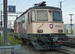 Werbe AK-Re 420 262-8 in Oensingen auf den nächsten Einsatz wartend am 21. Juli 2021.
Foto: Walter Ruetsch 