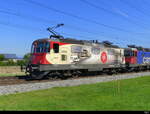 SBB - 420 251 + 620 032 mit Güterzug unterwegs bei Lyssach am 02.09.2022