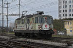 Re 420 257-8 durchfährt am 30.12.2022 solo den Bahnhof Pratteln.