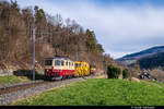 Re 4/4 11393 (Re 421 393-0) der IRSI (Transrail) im TEE-Kleid unterwegs mit einem Bauzug von Bern Weyermannshaus nach Basel RB.