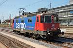 Am 26.08.2015 rangierte SBB Cargo/TXL Re 421 387-2 von ihrem Abstellplatz im nördlichen Vorfeld durch den Hauptbahnhof von Regensburg in Richtung Regensburg Ost, um dort einen  ARS