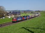 Die Re 421 375, die 923 003 und die 923 029 mit einem Güterzug am 08.04.2017 unterwegs bei Gossau.