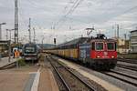 Mit einem  ARS Altmann -Autozug (Bremerhaven - Regensburg Ost) fuhr am Morgen des 28.08.2015 die SBB Cargo/TXL Re 421 387-2 durch den Regensburger Hauptbahnhof gen Zielbahnhof.