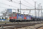 Doppeltraktion, mit den Loks 421 385-6 und 421 393-0, durchfahren den Bahnhof Pratteln. Die Aufnahme stammt vom 20.03.2018.