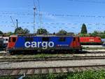 421 394-8 der SBB-Cargo ist am Bhf.