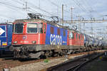 Doppeltraktion, mit den Loks 421 389-8 und 11243, durchfährt den Bahnhof Pratteln. Die Aufnahme stammt vom 03.10.2018.