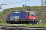 Re 421 375-7 durchfährt den Bahnhof Pratteln. Die Aufnahme stammt vom 16.05.2019.