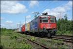 SBB Cargo 421 381 mit einem Kistenzug in Richtung Harburg.Aufgenommen am 28.05.09 in Hamburg Unterelbe.