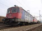 Re 421 383-1 und Re 4/4 11281 am 26.3.05 im RBL