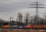 Re 421 388-0 durchfhrt am 27.02.10 mit einem Containerzug von Hamburg-Waltershof kommend den Rangierbahnhof  Alte Sderelbe  auf dem Weg Richtung Sden.