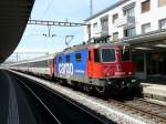 SBB - 421 393-0 vor EC bei der Durchfahrt im Bahnhof Wil am 11.05.2010