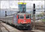 421 375-7 drckt ihren EC aus Mnchen in eine Abstellgruppe zurck.