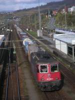 Bahnhof Weil am Rhein - SBB RE 4/4 492-392-2 mit Gterzug wartet auf Abfahrt in Richtung Basel