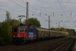 421 381-5 mit dem Hetzerather bei der Durchfahrt durch Dsseldorf-Eller-Sd am 17.04.2011