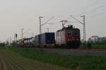 421 387-2 mit einem Containerzug in Neuss-Allerheiligen am 30.04.2011