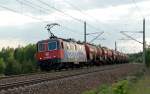 421 381 zog am 13.05.11 einen Kesselwagenzug durch Muldenstein Richtung Wittenberg.