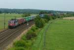 Re 421 395-5 ist mit einem Containerzug am 11.07.2012 Rammelsloh