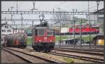 Re 4/4 II 11291 trifft in Untervaz auf die Schmalspuversion der RhB mit Ge 474 II 623  Bonaduz  und 629  Tiefencastel .