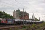 SBB Cargo 421 381 am 10.5.13 mit neuen Kesselwagen in Verden (Aller).