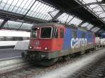 SBB - Re 4/4  421 393-0 im Hauptbahnhof Zürich am 25.01.2014