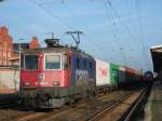 Am 28.10.2014 kam 421 381 mit einem Containerzug aus Richtung Magdeburg nach Stendal und fuhr weiter in Richtung Salzwedel.