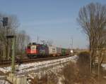  Heidi  375-7 mit Containern nahe Jocketa/Pöhl auf dem Weg nach Hof, gesehen am 07.02.2015