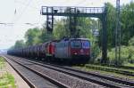 421 659-6 mit der WFL Lok 14 (346 659-6) und Kesselwagenzug in Fahrtrichtung Wunstorf.