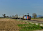 Re 421 373 mit einem Kesselzug am 03.04.2016 bei Langenisarhofen.