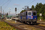 421 392-2 mit ihrer Schwester und dem EuroCity 194 in Bregenz nach Lindau.