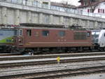 BLS - Re 4/4 174 abgestellt im Bahnhof von Spiez am 25.02.2018