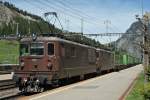 Re 425 im Doppelpack im Bahnhof Kandersteg auf dem Weg nach Sden (10.5.2007)