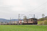 Doppeltraktion, mit den BLS Loks 425 177 und 425 185, fahren Richtung Bahnhof Sissach.