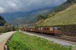 Re 425 190 + Re 425 173 mit einem Schrottzug am 30.09.2015 bei Lavorgo.