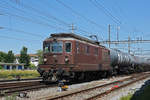 Re 425 190 der BLS durchfährt den Bahnhof Pratteln.