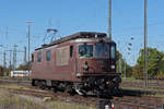 Re 425 172 der BLS wird in der Abstellanlage beim badischen Bahnhof abgestellt.