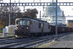 BLS - Re 4/4 185 + Re 4/4 183 im Zuckerrübentransport in Aarberg am 19.11.2022