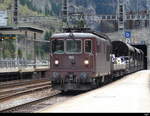 BLS - Re 4/4  183 mit Autozug nach Kandersteg im Bhf.