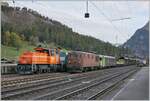 Herbstlich buntes Kandersteg mit der BLS Ee 936 132 (97 85 1936 132-0 CH-BLS) und Re 4/4 184 die beide mit Rangieraufgaben für die Tunnel-Autozüge beschäftigt sind.